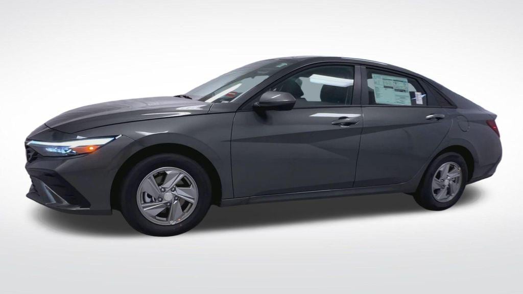 New 2026 Hyundai Elantra SE Sedan