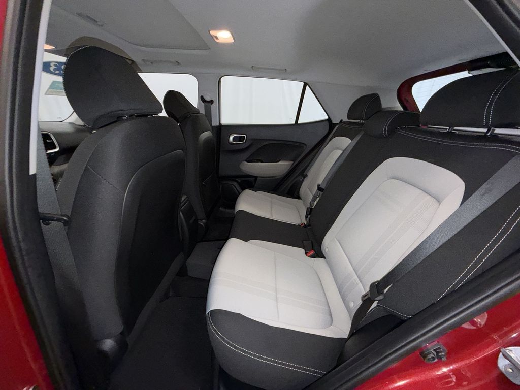 2023 Hyundai Venue SEL - Photo 12