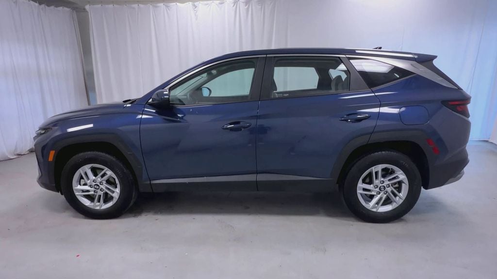 2025 Hyundai Tucson SE - Photo 17