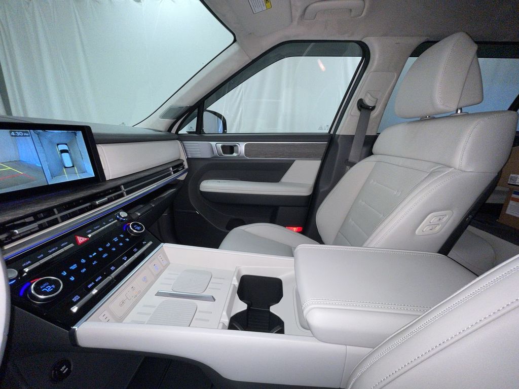 2025 Hyundai Santa Fe Calligraphy photo 2