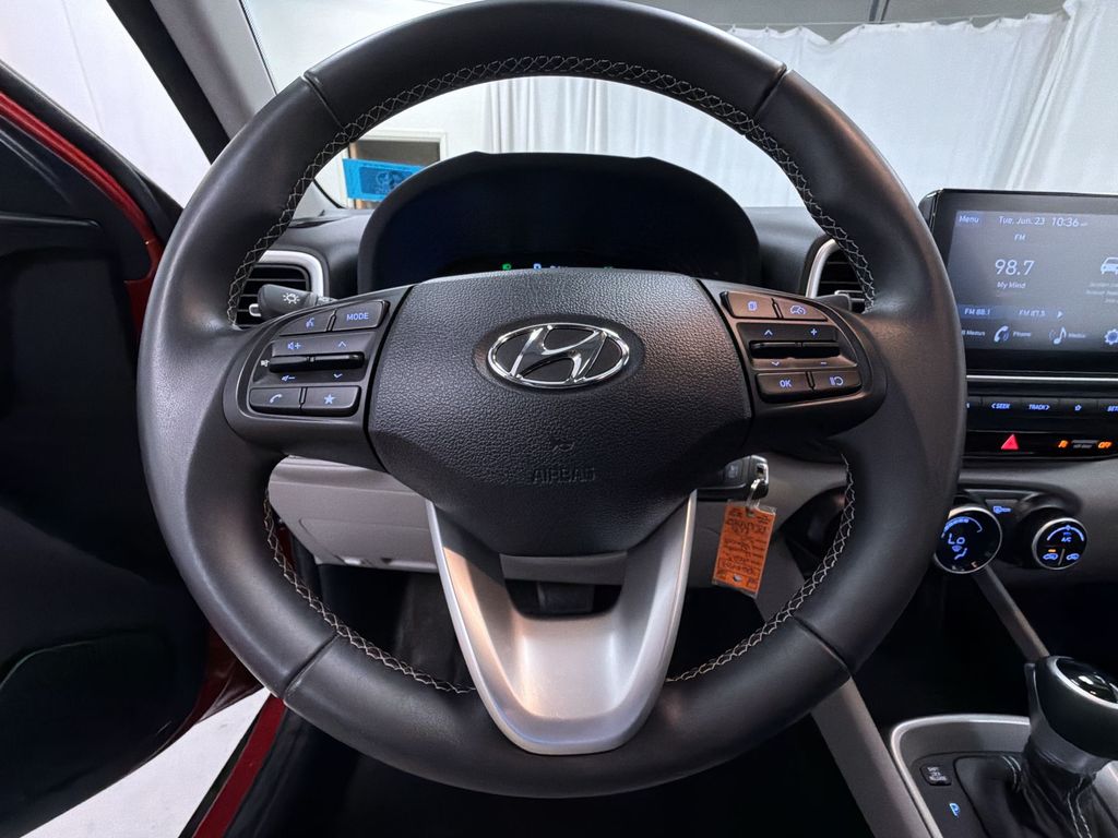 2023 Hyundai Venue SEL - Photo 24