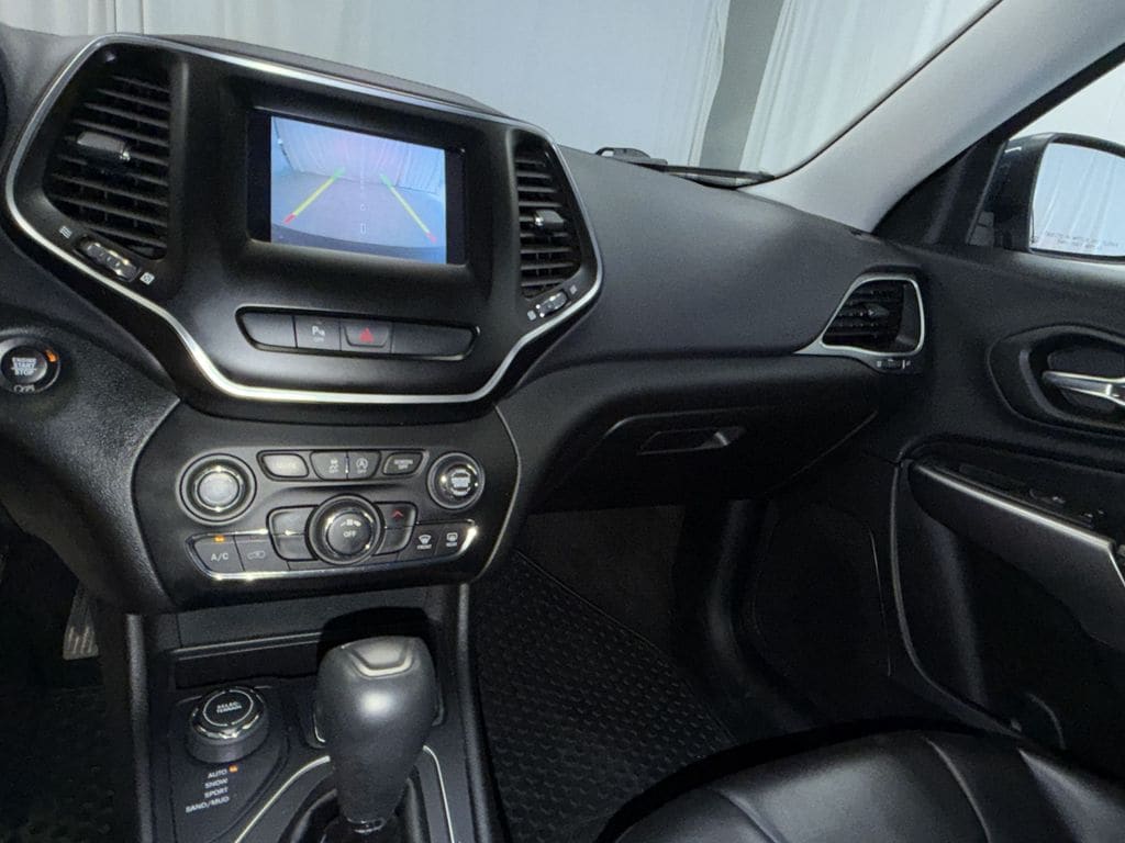 2019 Jeep Cherokee Latitude Plus - Photo 15
