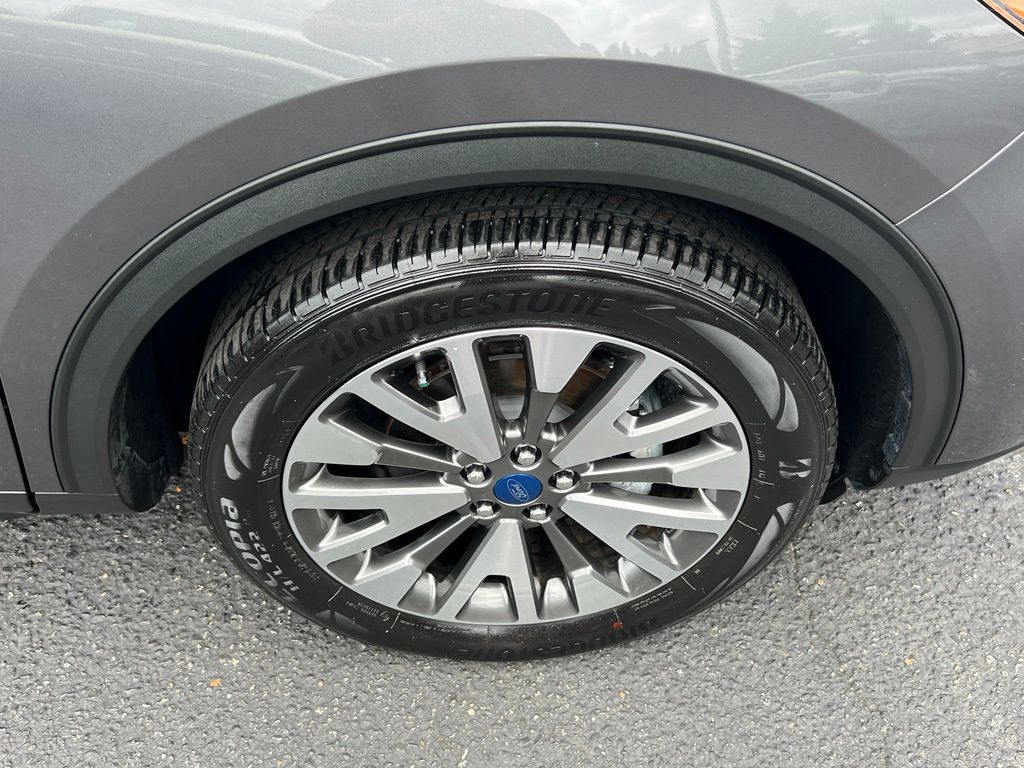 2022 Ford Escape Titanium - Photo 6