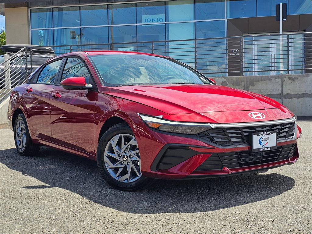 2025 Hyundai Elantra Blue's photo