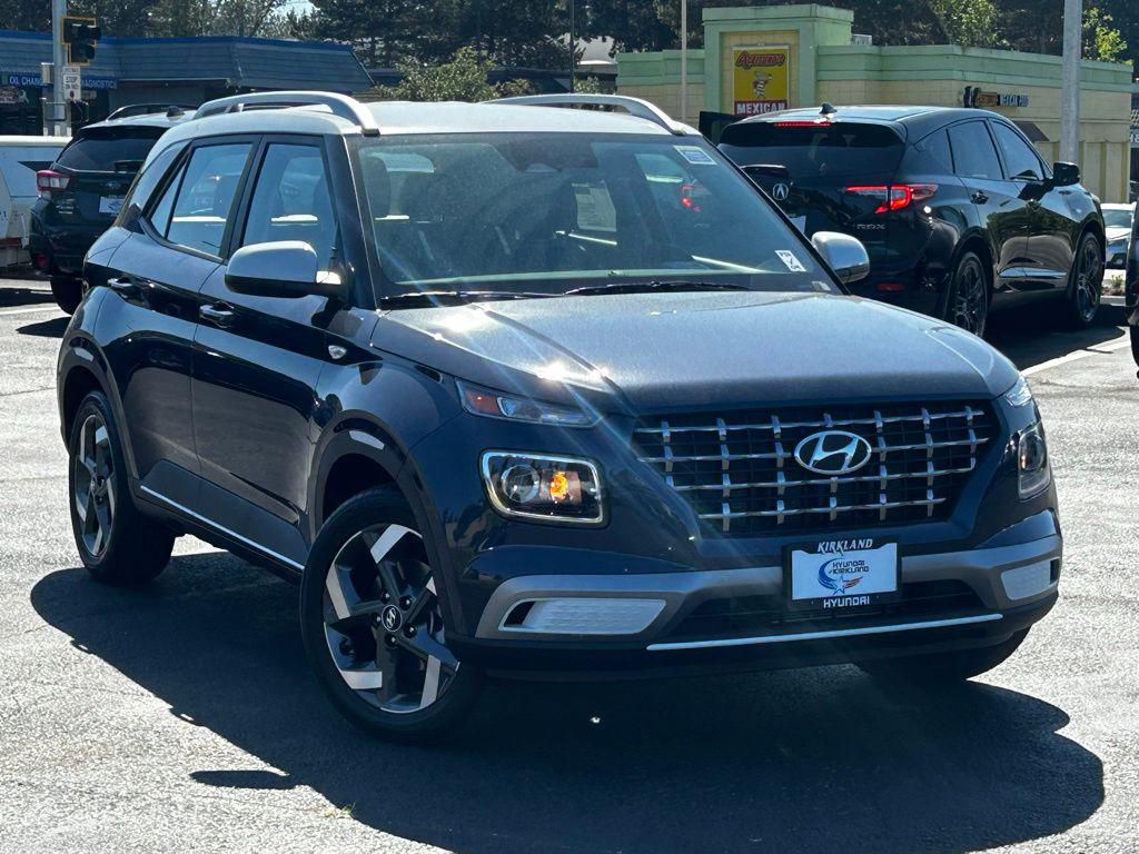 2026 Hyundai Venue SEL w/ 2-Tone Roof IVT's photo