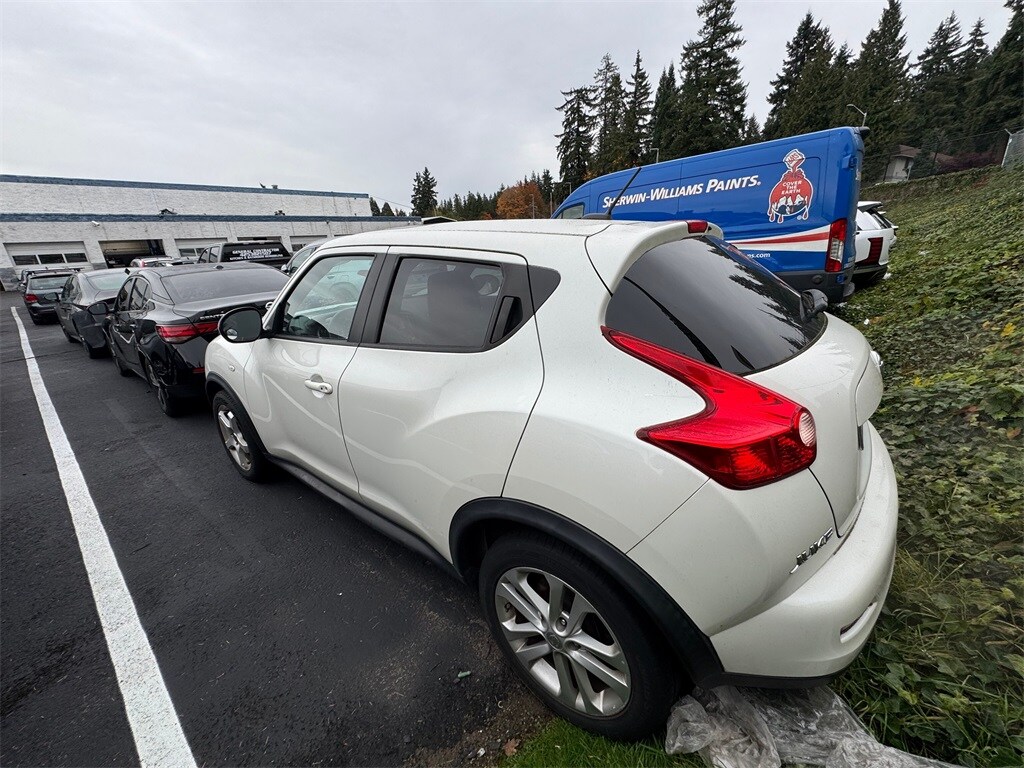 2013 Nissan Juke SL photo 2