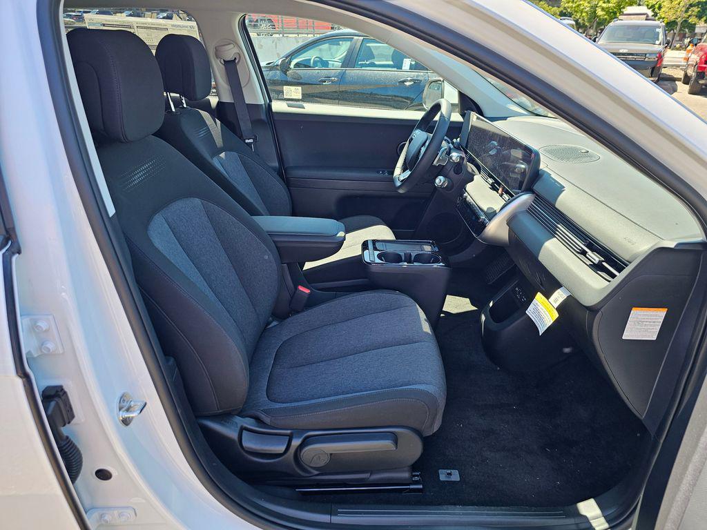 2025 Hyundai IONIQ 5 SE - Photo 10