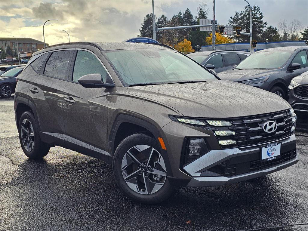 2026 Hyundai Tucson Blue SE's photo