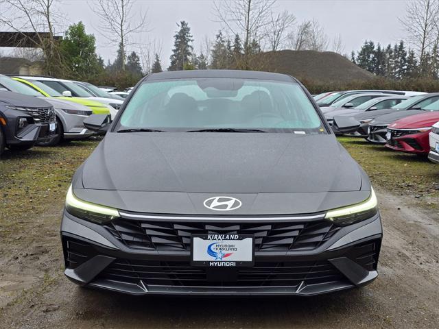 2025 Hyundai Elantra SEL Convenience photo 2