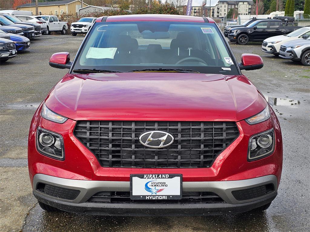 2025 Hyundai Venue SE photo 2