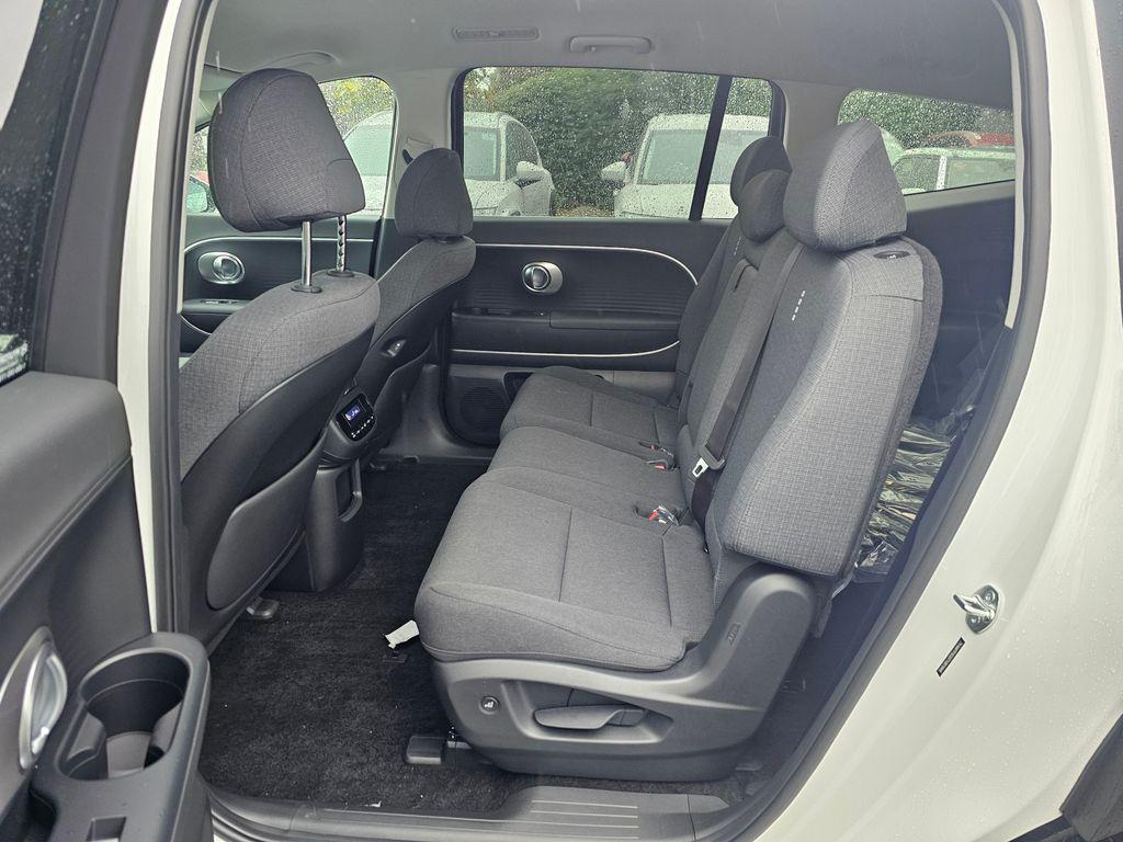2026 Hyundai IONIQ 9 SE - Photo 17