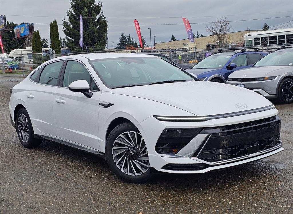 2025 Hyundai Sonata Hybrid SEL's photo