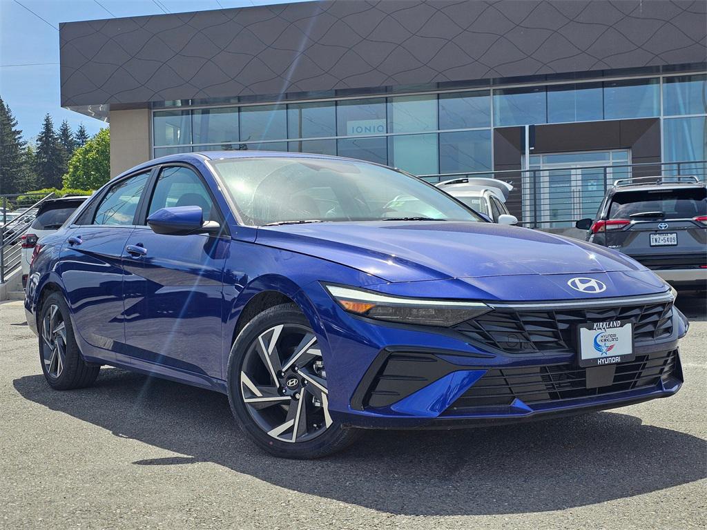 2025 Hyundai Elantra SEL's photo