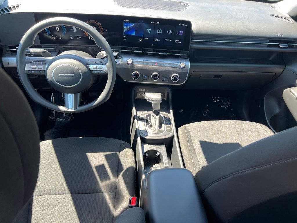 2025 Hyundai Kona SE - Photo 18