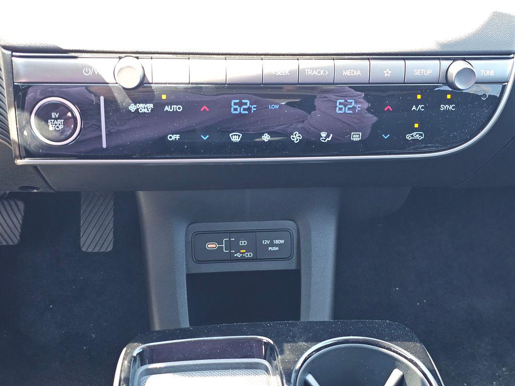 2025 Hyundai IONIQ 5 SE - Photo 30