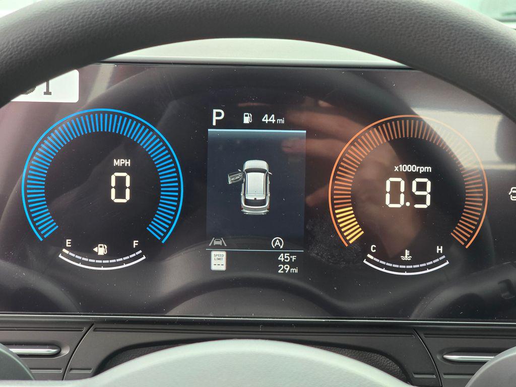 2025 Hyundai Kona SE - Photo 19