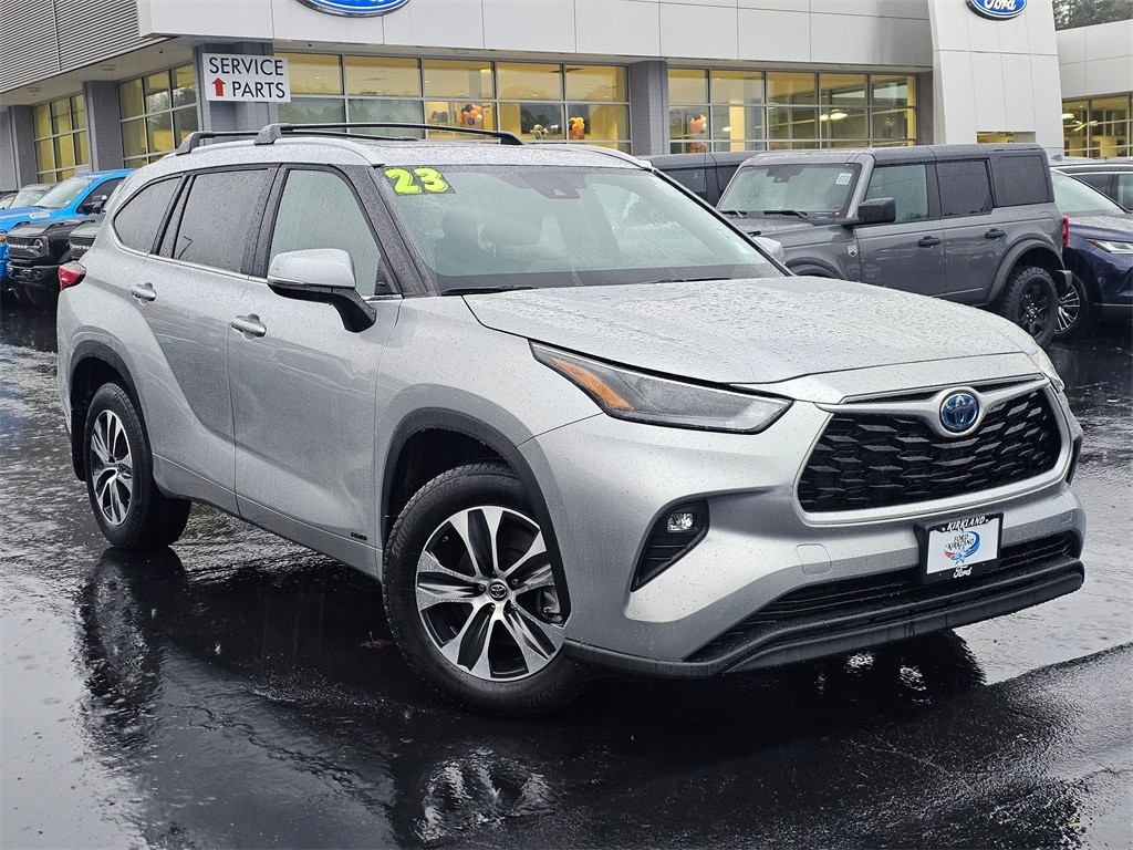Used 2023 Toyota Highlander Hybrid XLE SUV