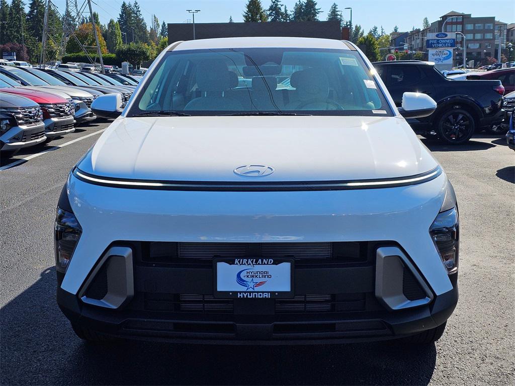 2026 Hyundai Kona SE photo 2