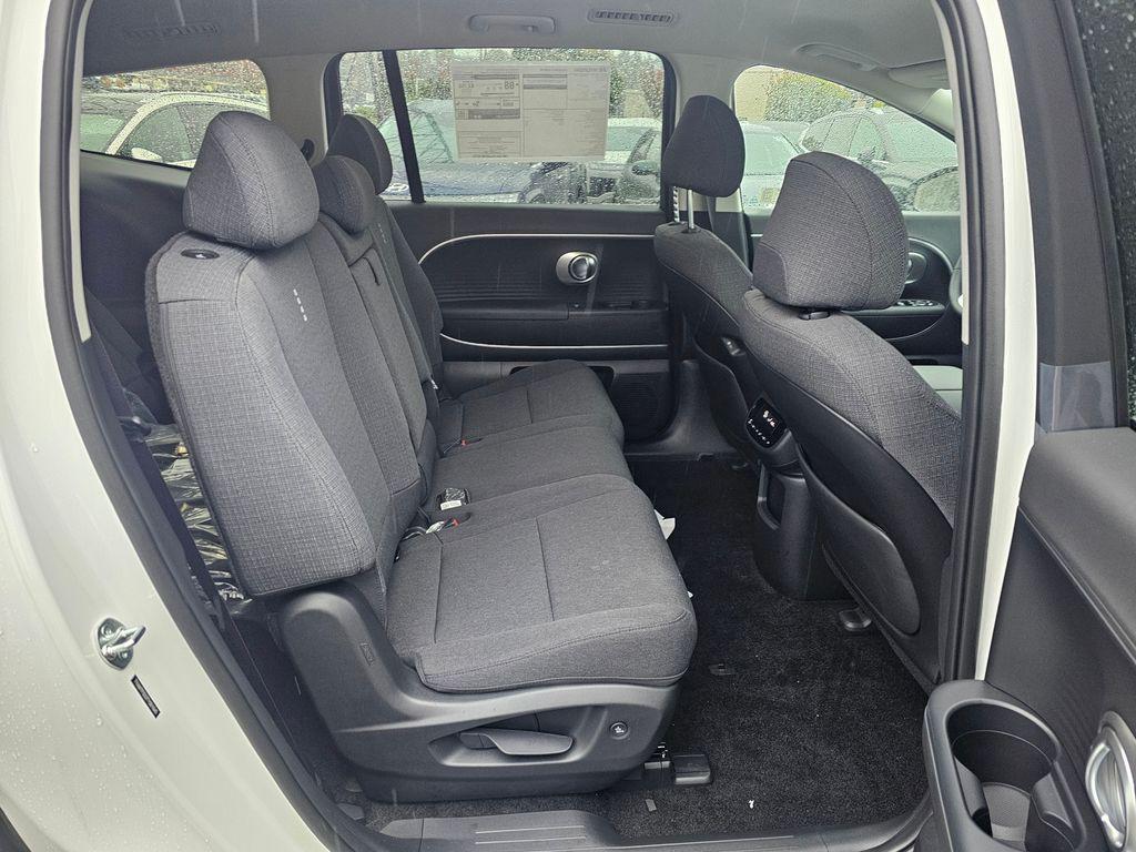 2026 Hyundai IONIQ 9 SE - Photo 12
