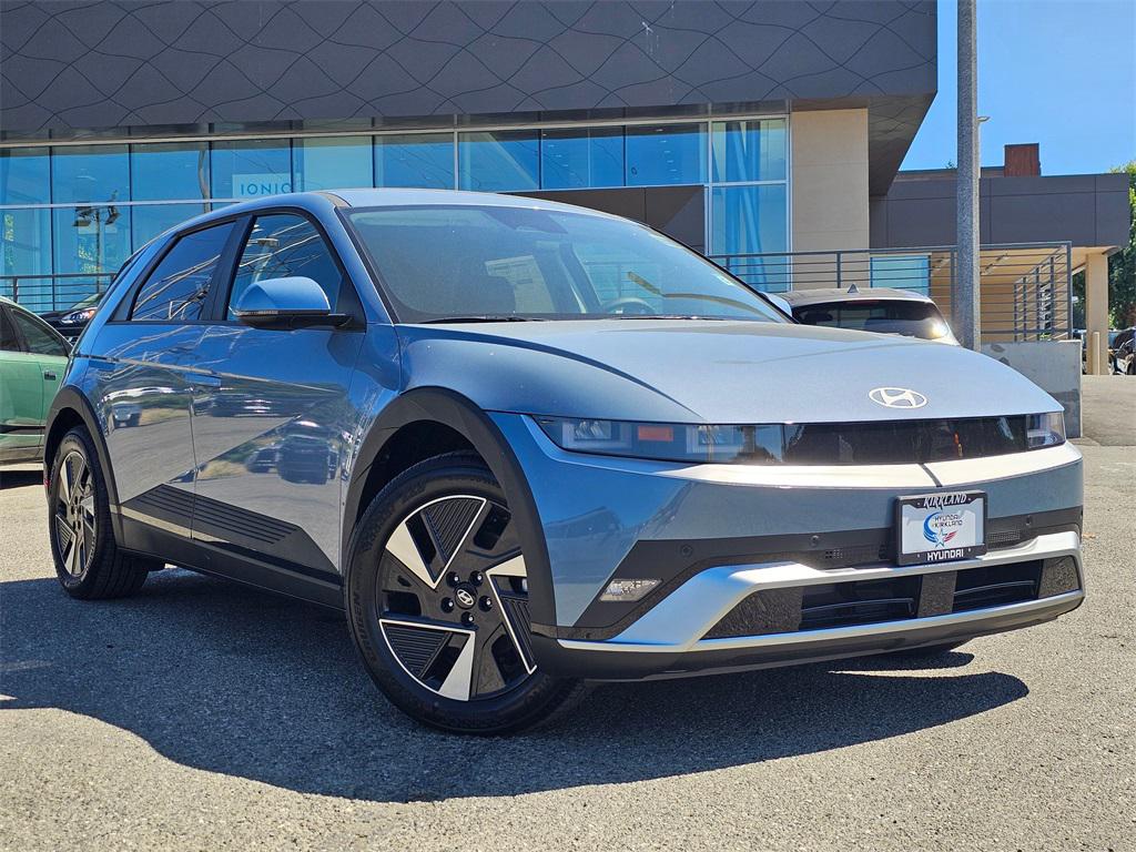 2025 Hyundai IONIQ 5 SE's photo