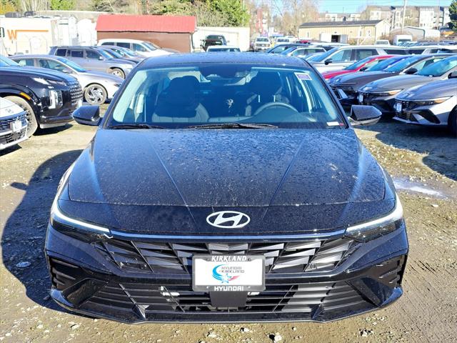 2025 Hyundai Elantra SEL Convenience photo 2