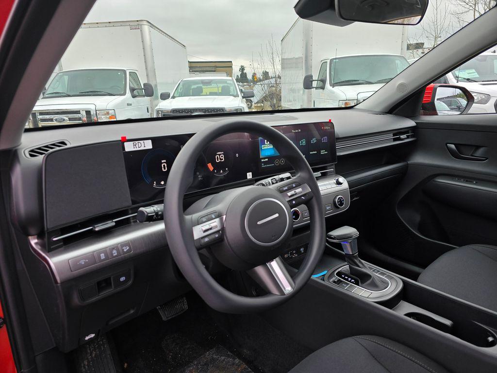 2025 Hyundai Kona SE - Photo 17