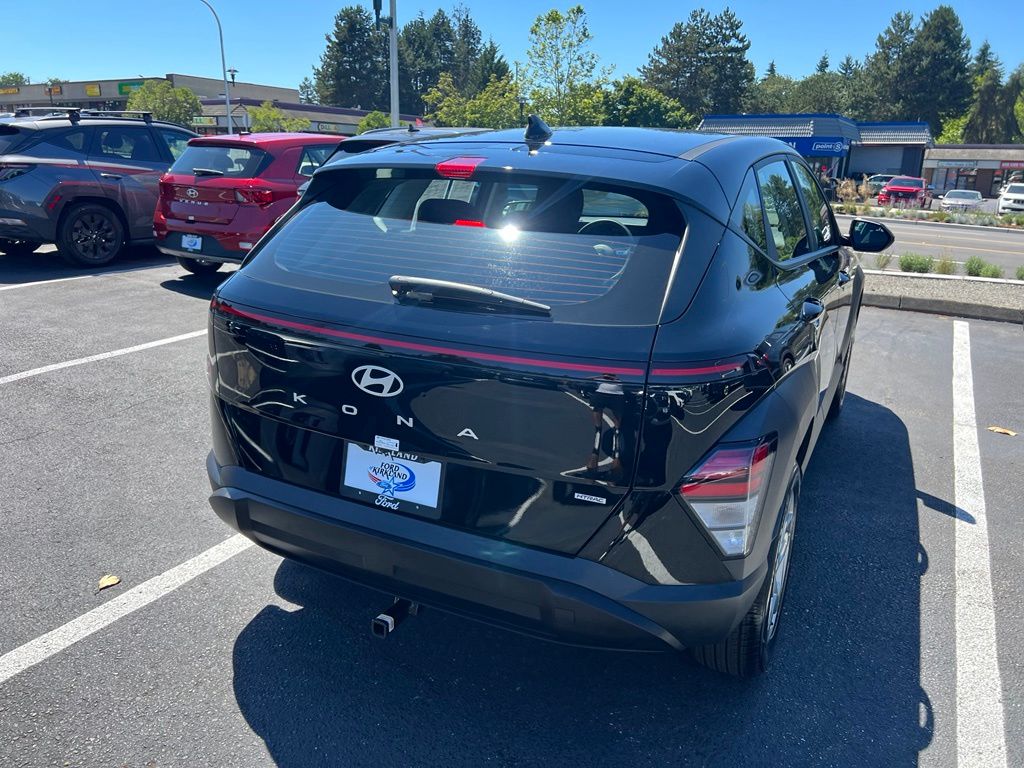 2025 Hyundai Kona SE - Photo 7