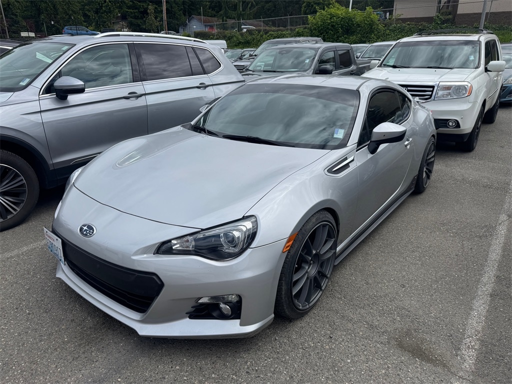 BRZ（スバル）R（2013年9月）｜カタログから中古車を探す