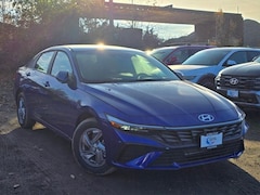 2025 Hyundai Elantra SE Sedan