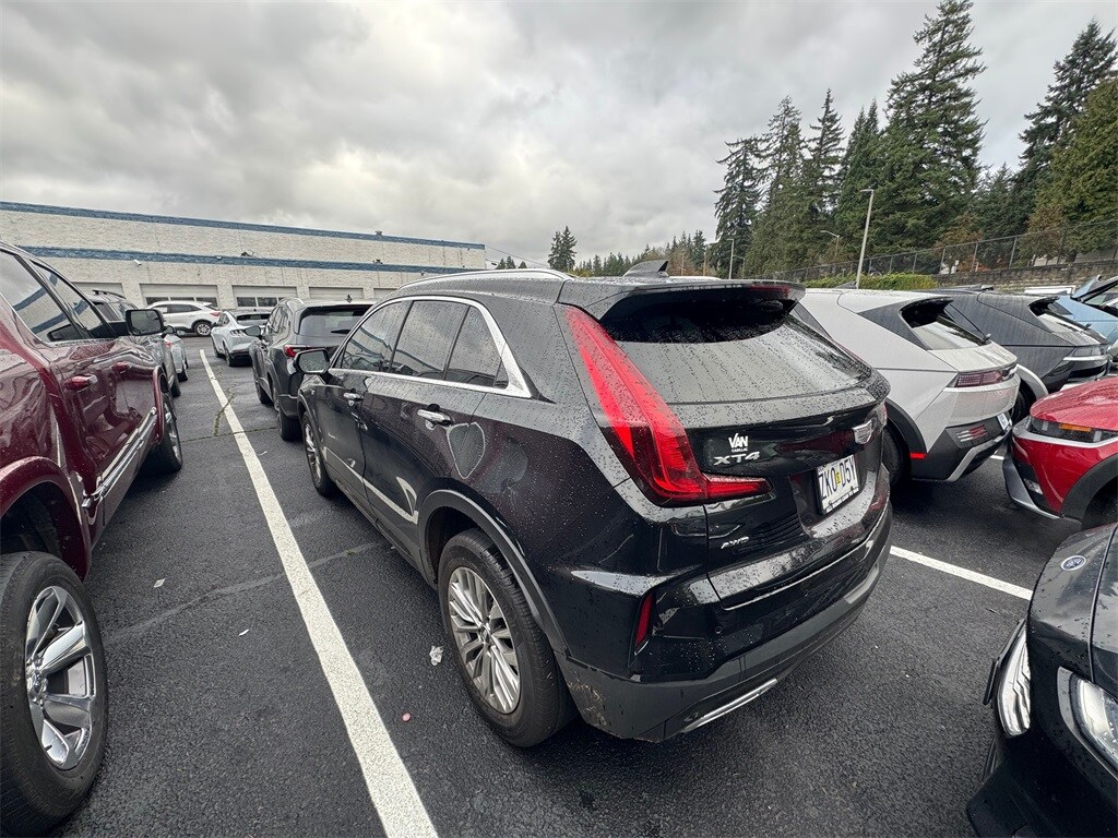 2024 Cadillac XT4 Premium Luxury photo 2