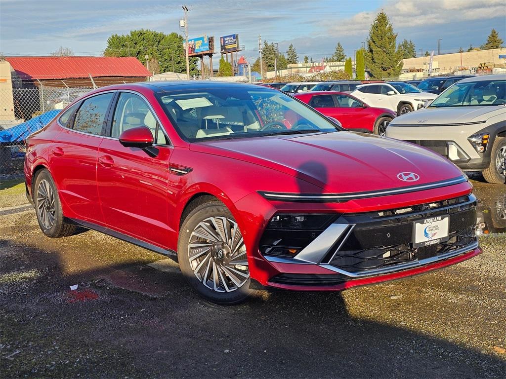 New 2025 Hyundai Sonata Hybrid Limited Sedan