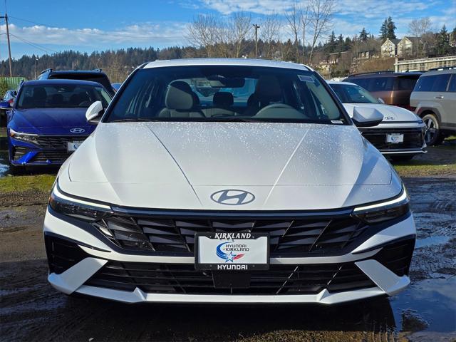2025 Hyundai Elantra SEL Convenience photo 2