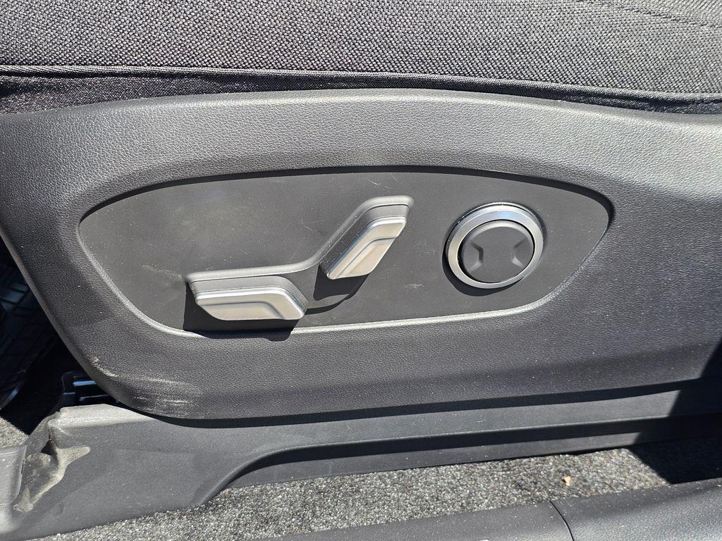 2026 Hyundai IONIQ 9 SE - Photo 25