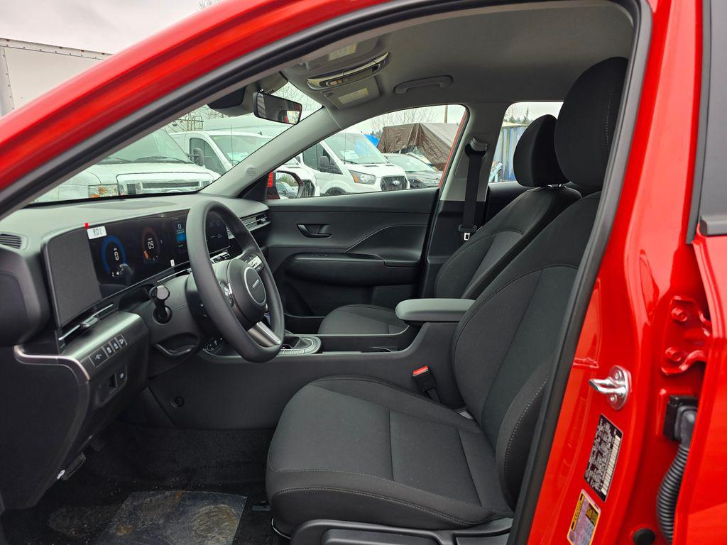 2025 Hyundai Kona SE - Photo 16