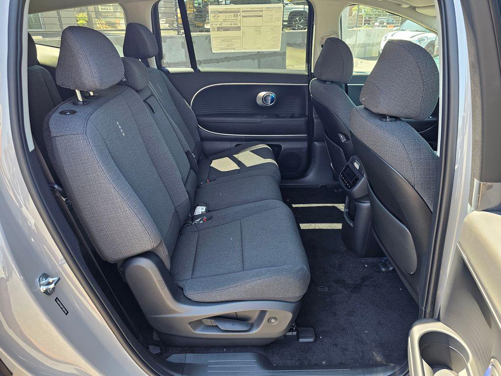 2026 Hyundai IONIQ 9 SE - Photo 12