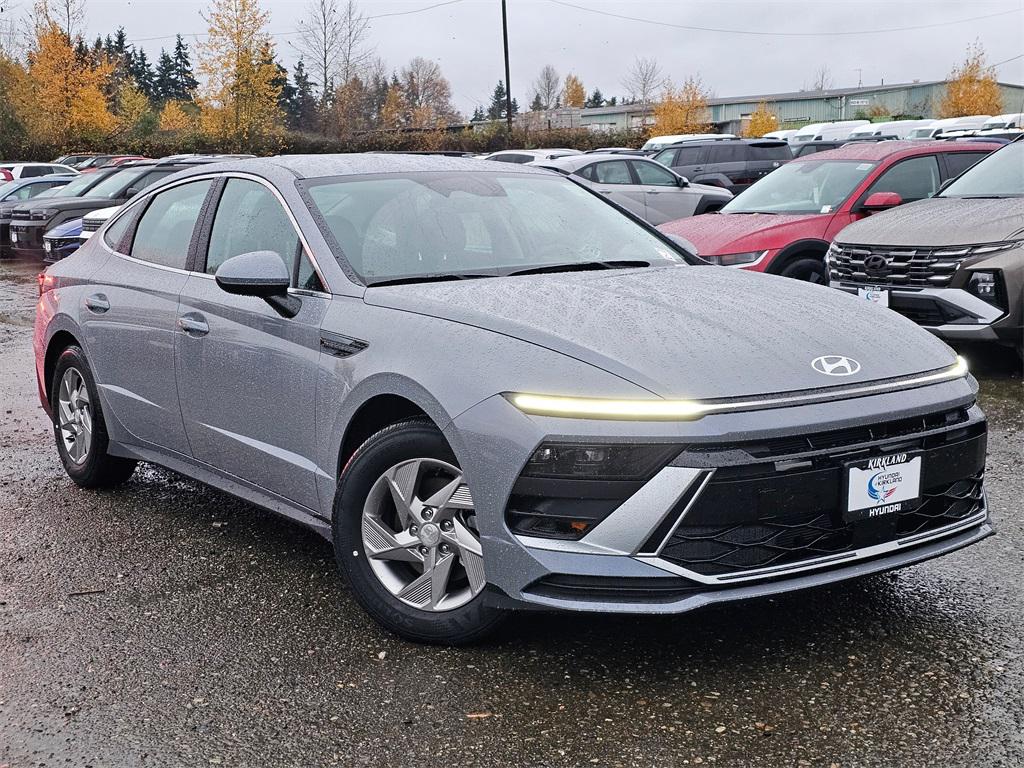 2026 Hyundai Sonata SE's photo