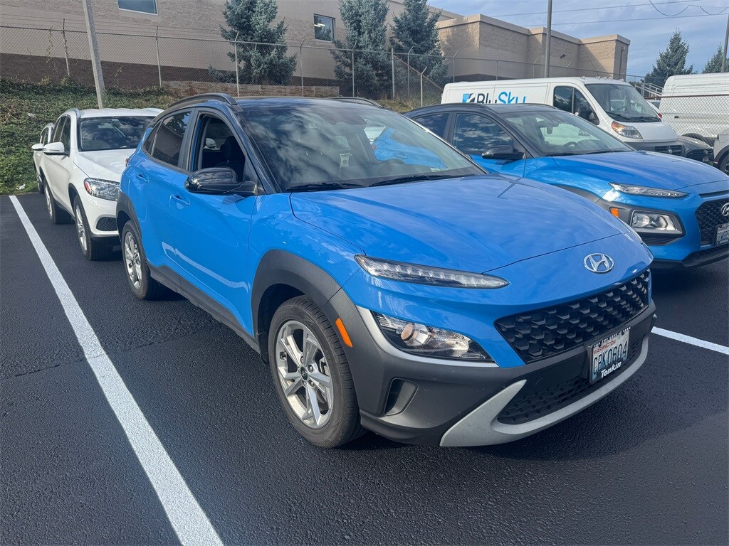 2022 Hyundai Kona SEL photo 2