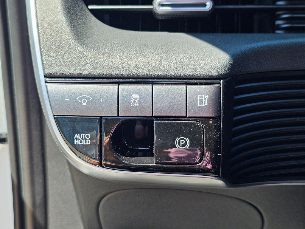 2025 Hyundai IONIQ 5 SE - Photo 23