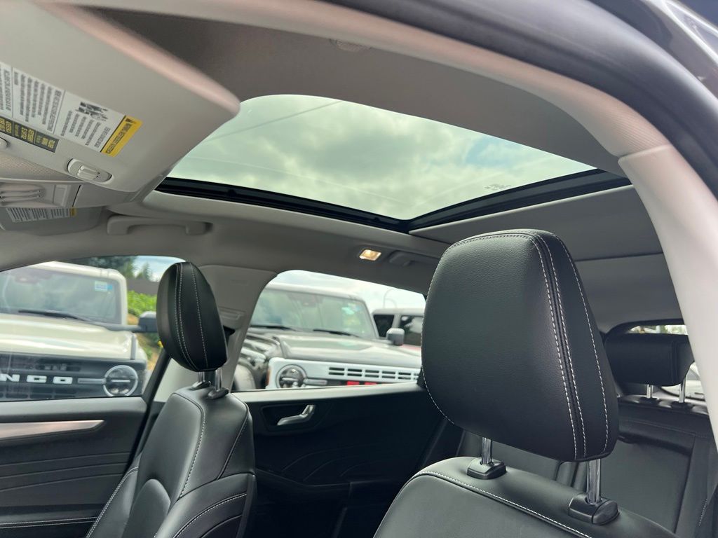 2022 Ford Escape Titanium - Photo 14