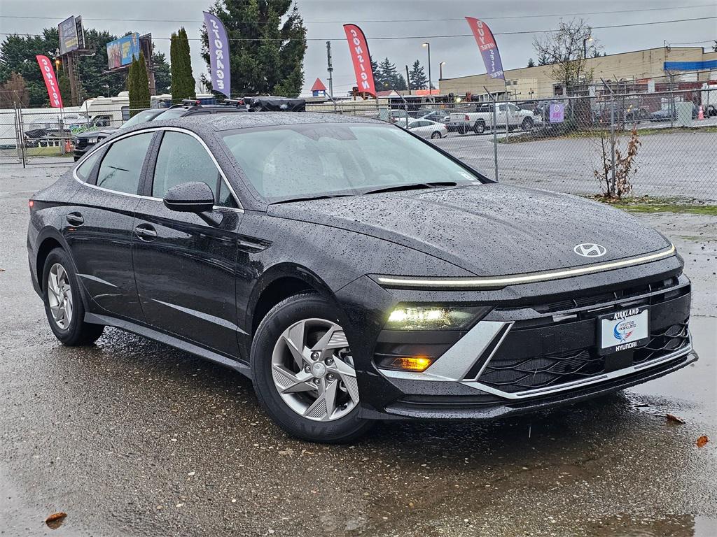 2026 Hyundai Sonata SE's photo