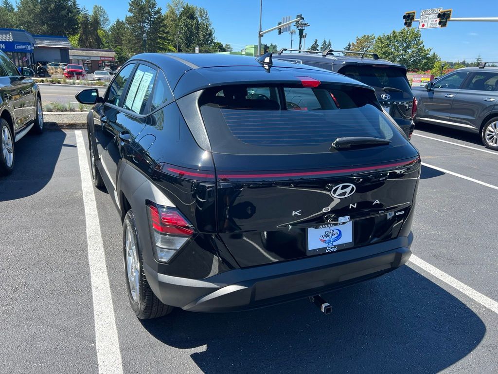 2025 Hyundai Kona SE - Photo 9
