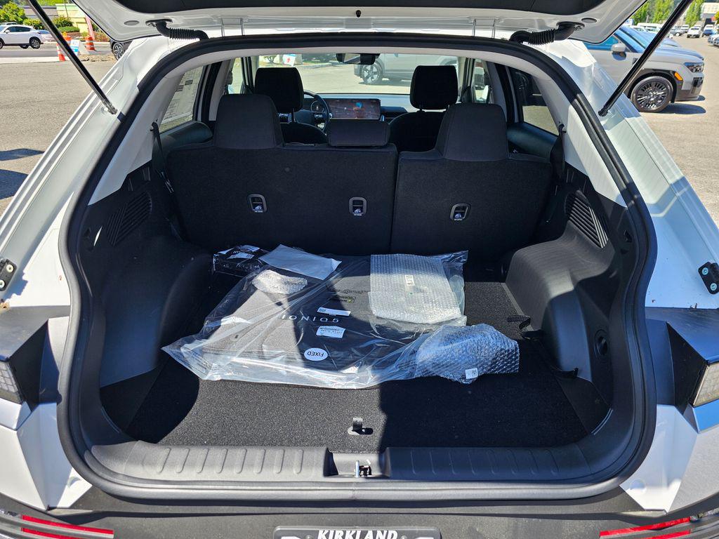 2025 Hyundai IONIQ 5 SE - Photo 13
