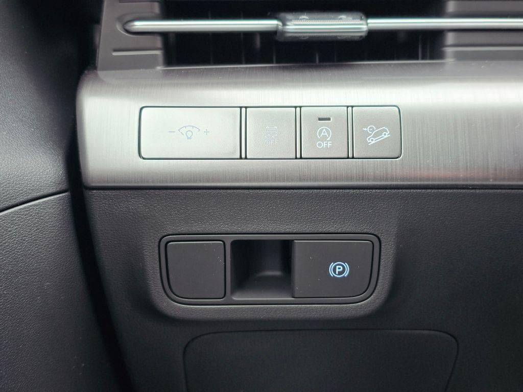 2025 Hyundai Kona SE - Photo 27