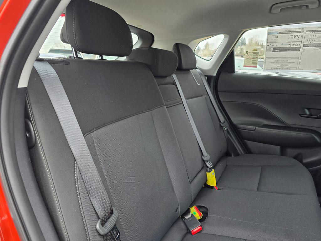 2025 Hyundai Kona SE - Photo 12