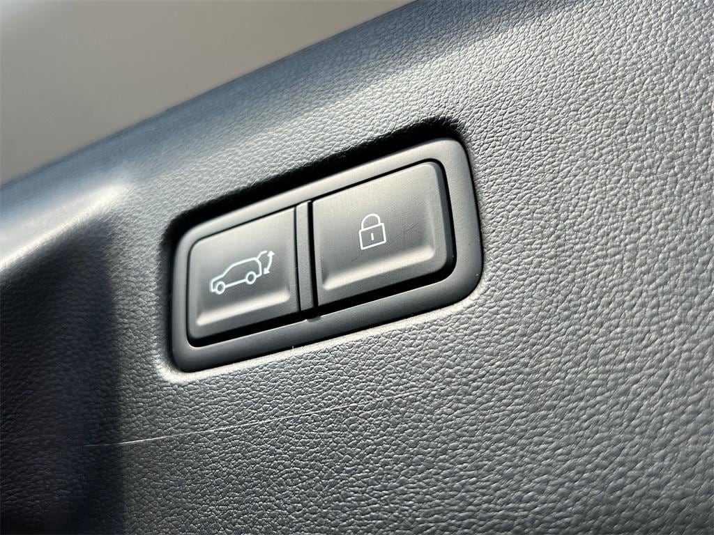 2024 Hyundai Santa Fe Limited - Photo 12