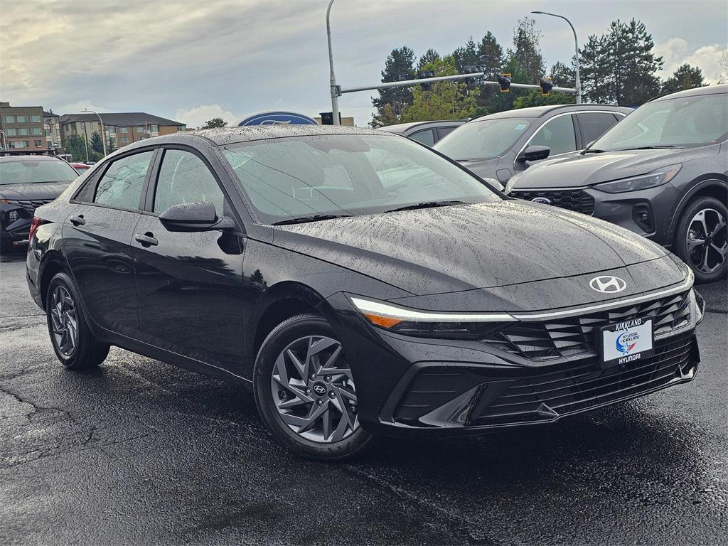 2025 Hyundai Elantra Blue's photo