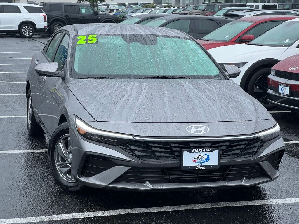 2025 Hyundai Elantra Sedan 