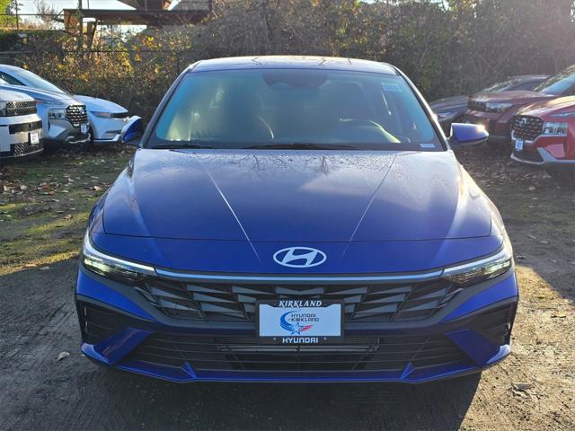 2025 Hyundai Elantra SE photo 2