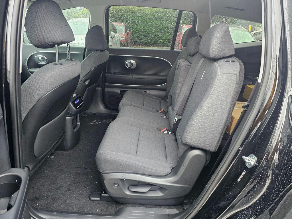 2026 Hyundai IONIQ 9 SE - Photo 17