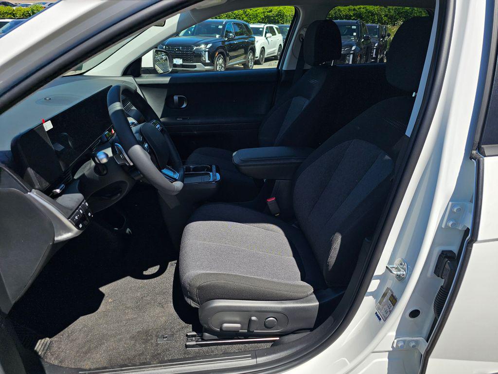 2025 Hyundai IONIQ 5 SE - Photo 20